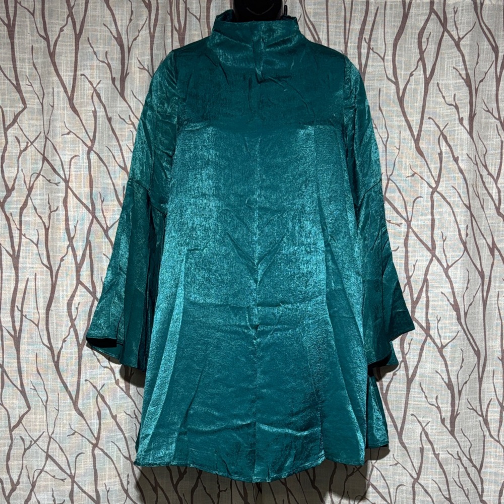 ✨NWT: Teal Valija Satin Kimono Dress - Size Small✨